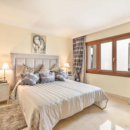 Bahia De Velerin Apartamento Estepona